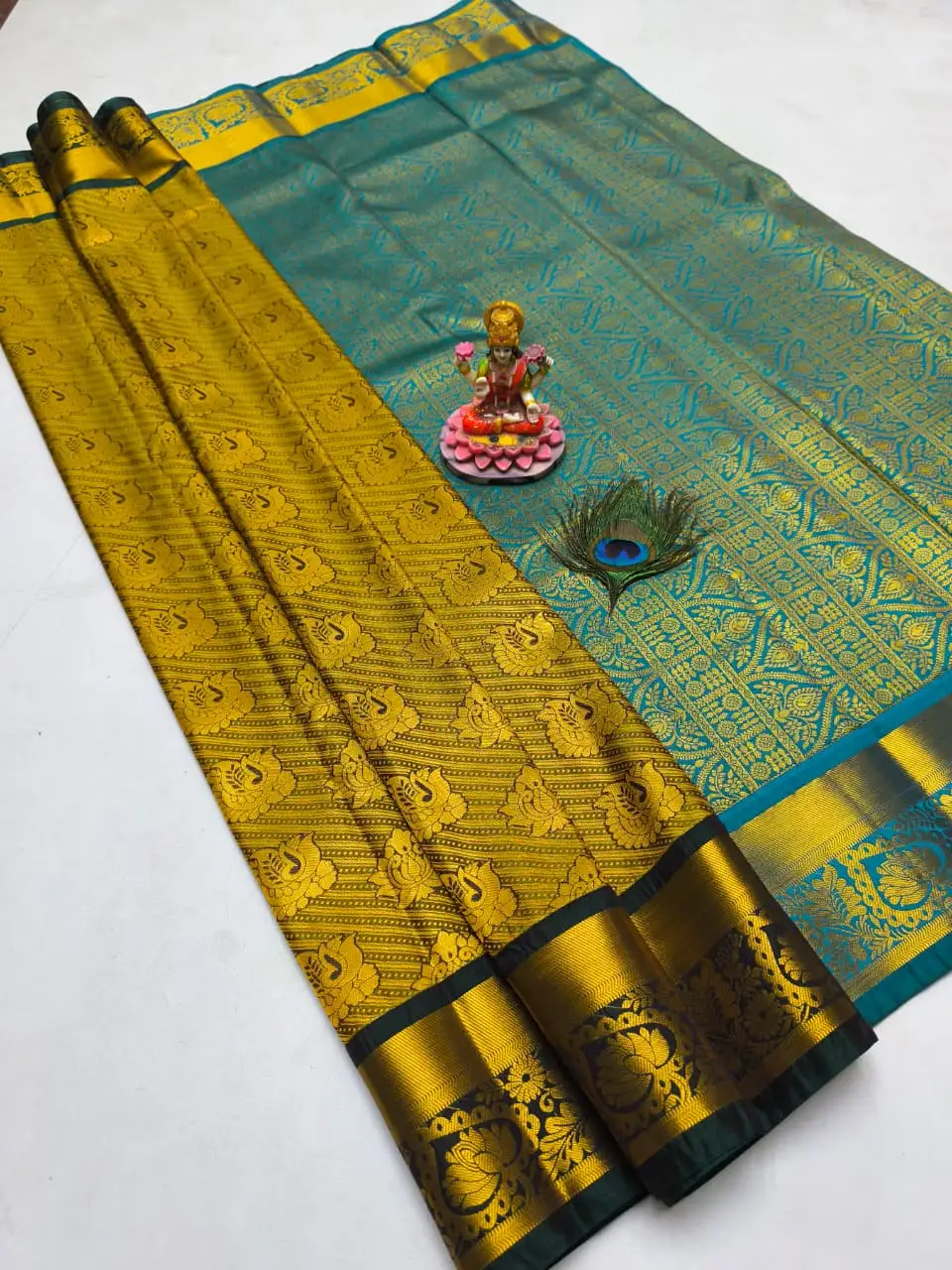 Floral Paisley Jaal Zari Semi Kanchipuram Silk Saree